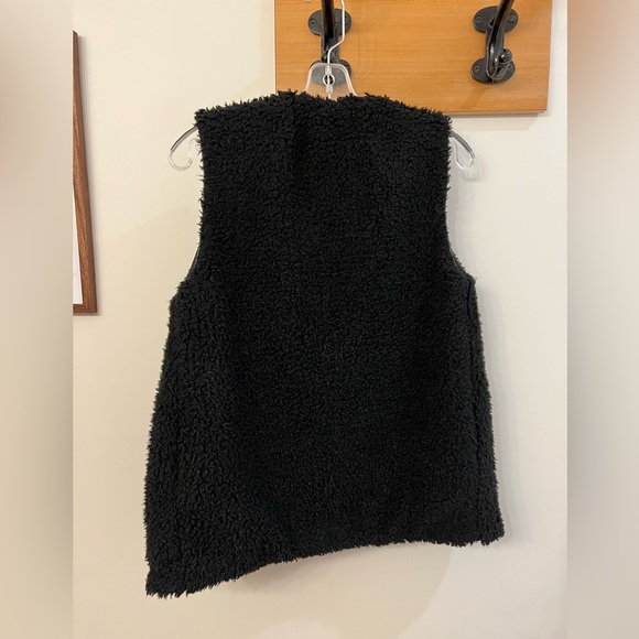 Wilfred Chatou lined faux fur vest in black, size XS - Picture 3 of 5
